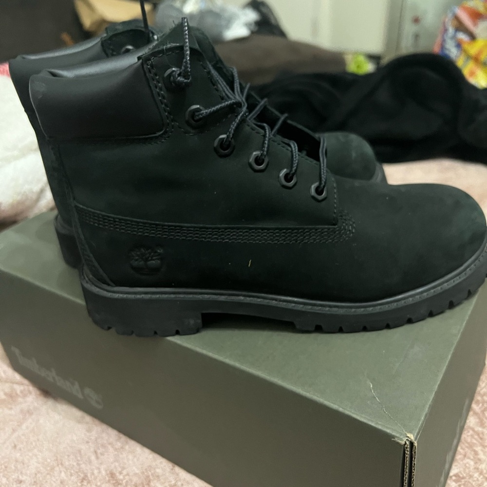 Timberland boys 6inch boots. Black